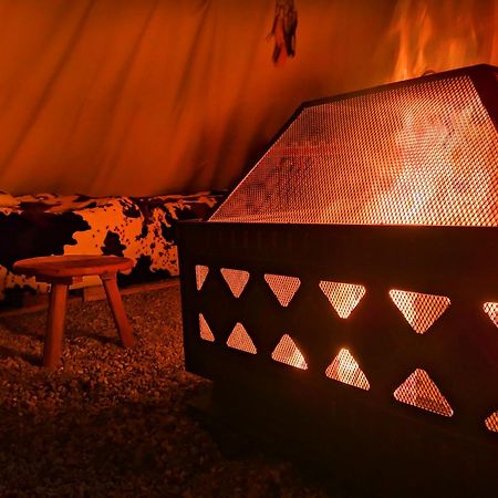 Teepee Camp Lounky Hotell Chodouny Exteriör bild