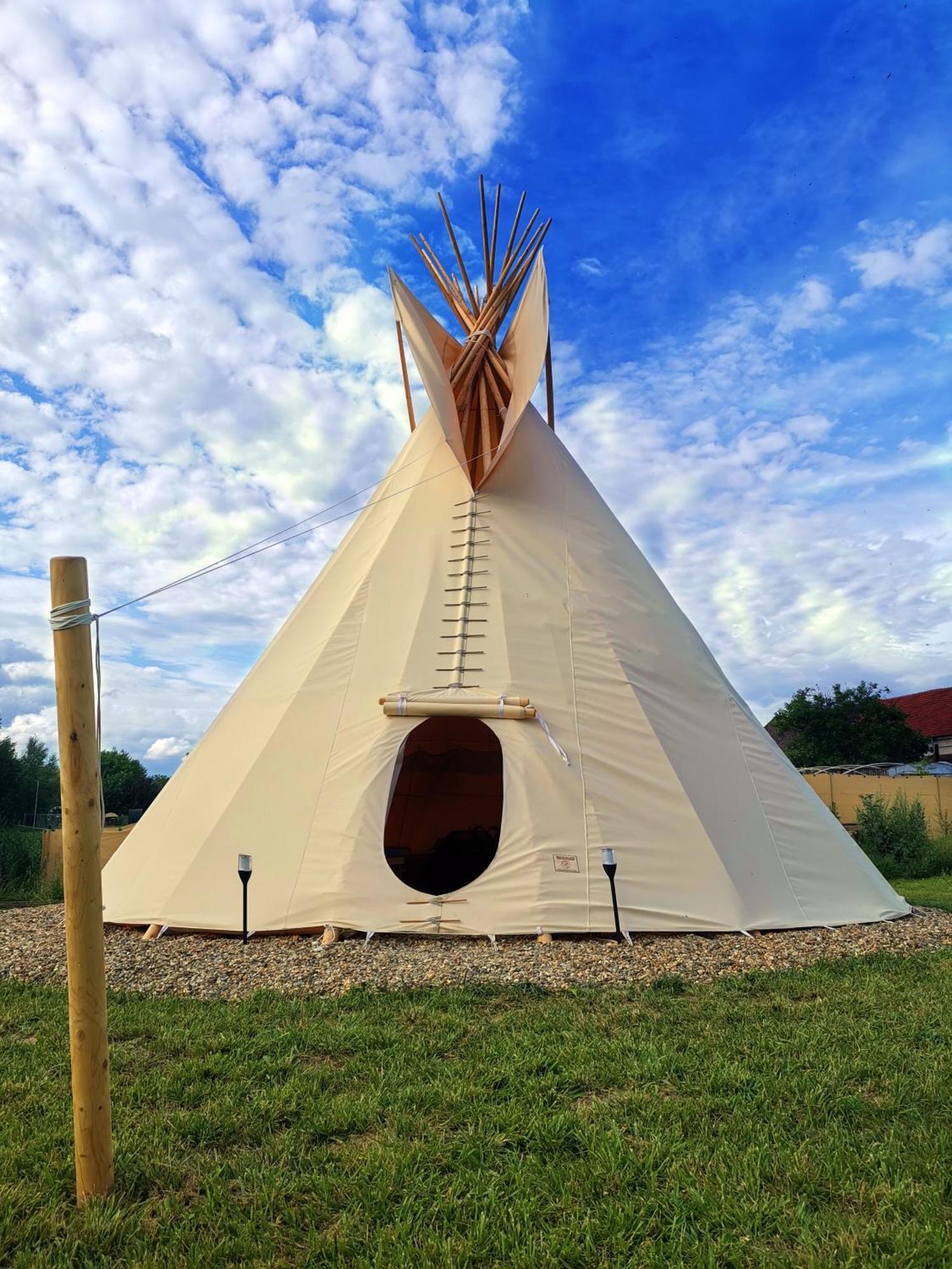Teepee Camp Lounky Hotell Chodouny Exteriör bild