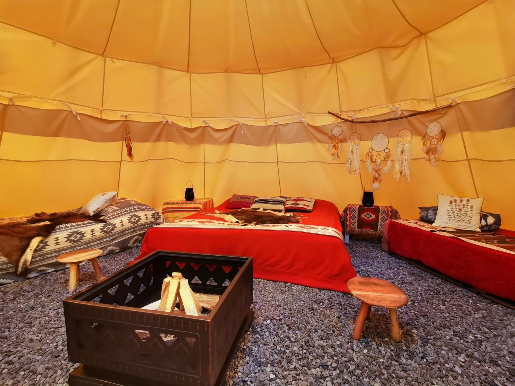 Teepee Camp Lounky Hotell Chodouny Exteriör bild