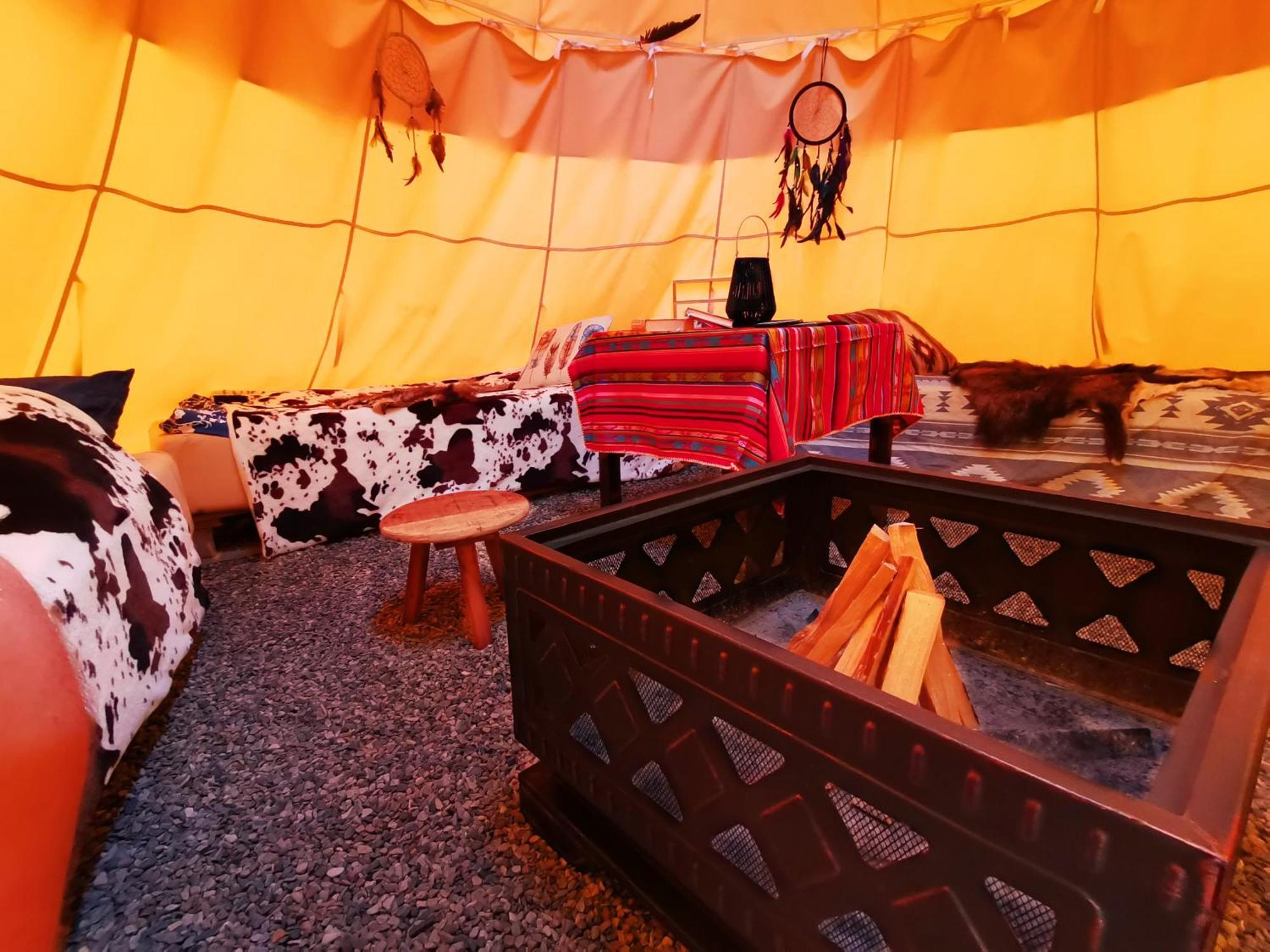 Teepee Camp Lounky Hotell Chodouny Exteriör bild